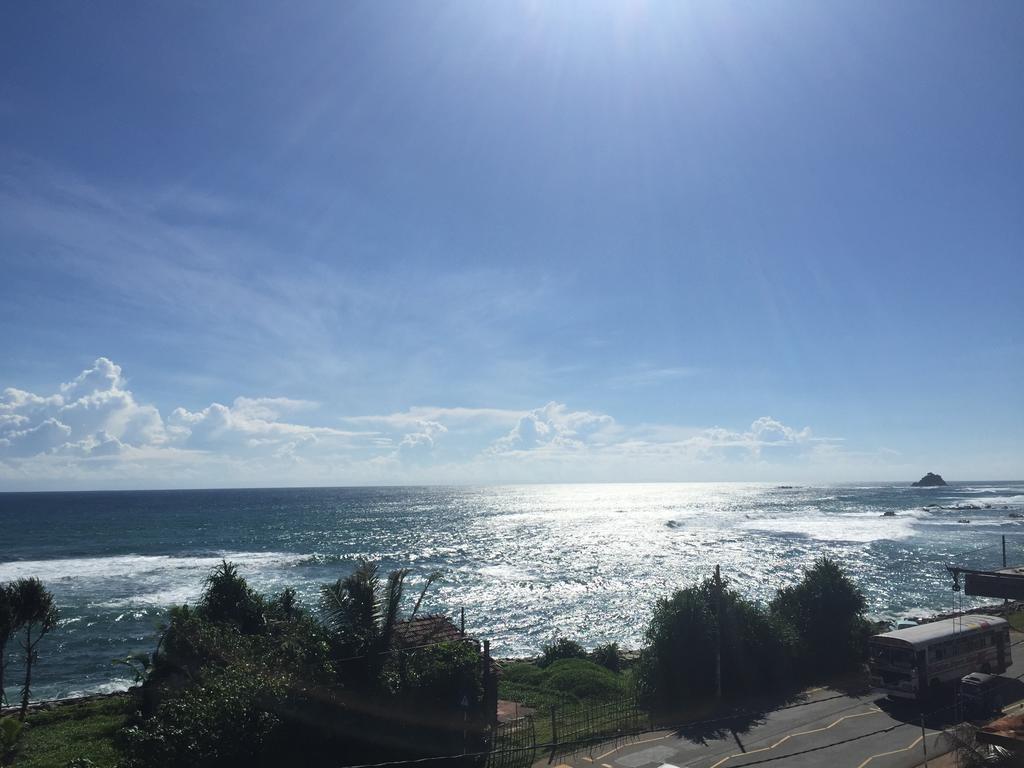 Cheeky Monkey Surf Camp Hotel Weligama Luaran gambar