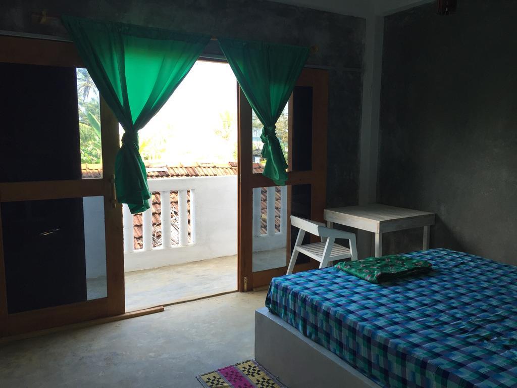 Cheeky Monkey Surf Camp Hotel Weligama Luaran gambar