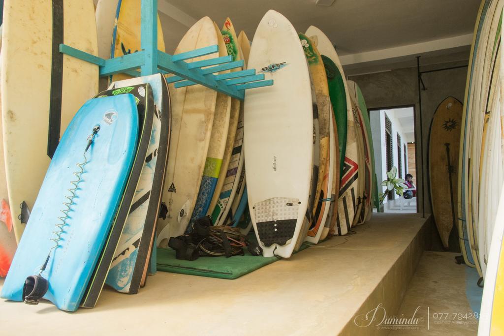 Cheeky Monkey Surf Camp Hotel Weligama Luaran gambar