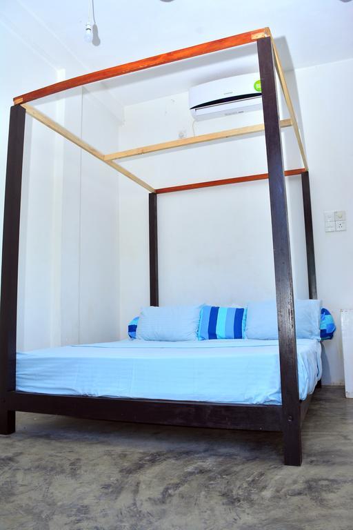 Cheeky Monkey Surf Camp Hotel Weligama Luaran gambar
