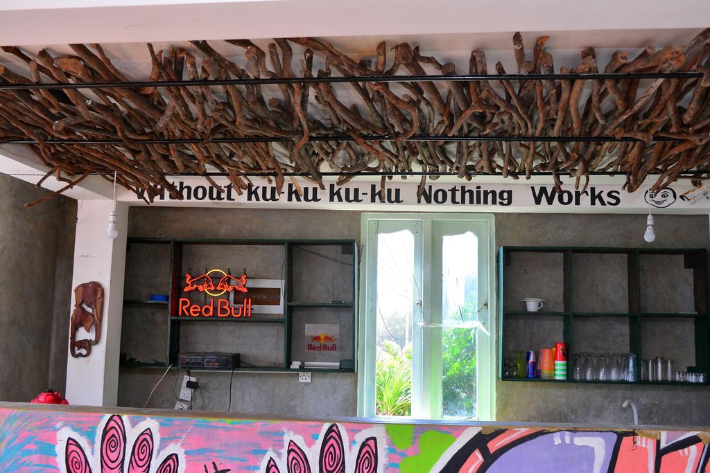 Cheeky Monkey Surf Camp Hotel Weligama Luaran gambar