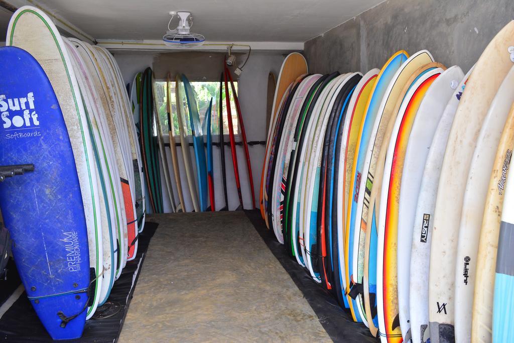Cheeky Monkey Surf Camp Hotel Weligama Luaran gambar
