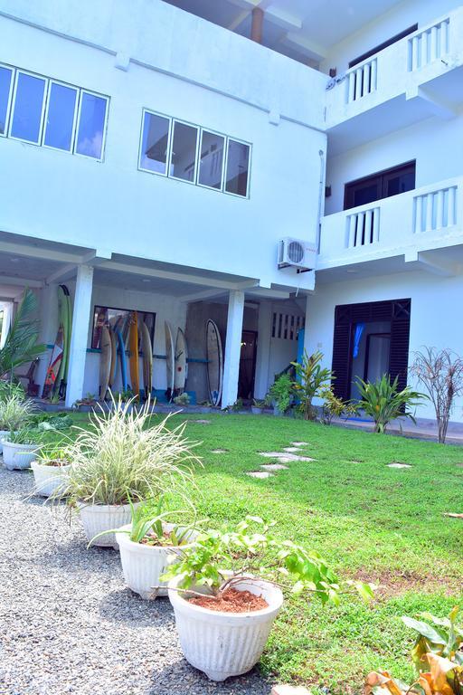 Cheeky Monkey Surf Camp Hotel Weligama Luaran gambar
