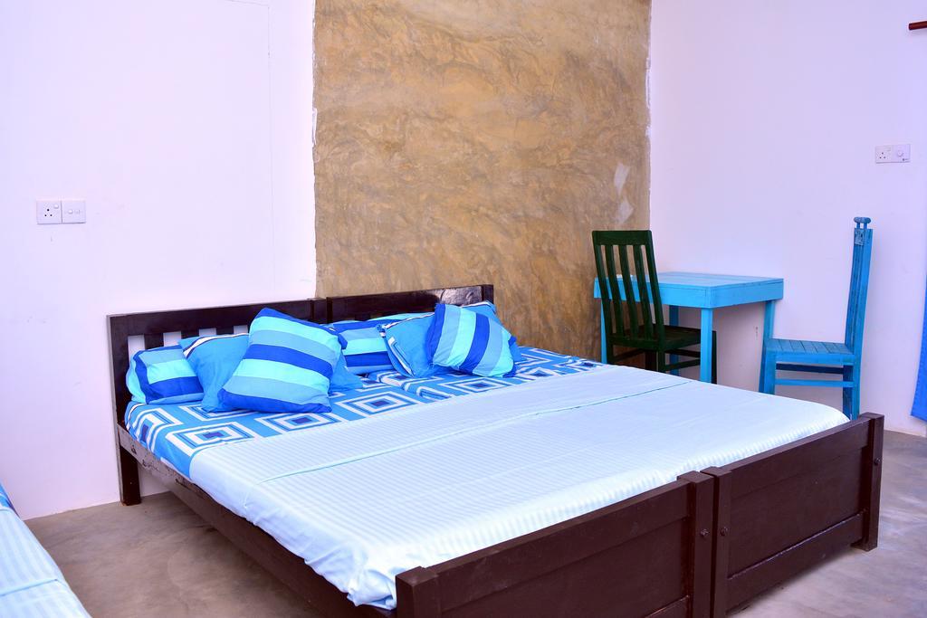 Cheeky Monkey Surf Camp Hotel Weligama Luaran gambar