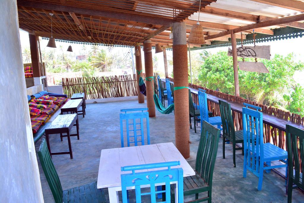 Cheeky Monkey Surf Camp Hotel Weligama Luaran gambar