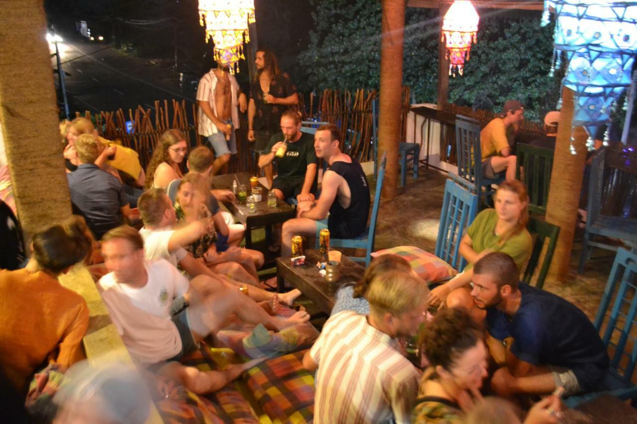 Cheeky Monkey Surf Camp Hotel Weligama Luaran gambar